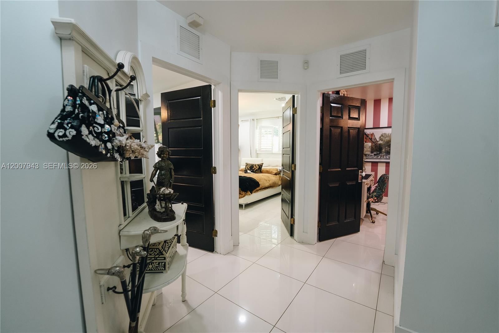 Real estate property located at 16241 Troon Cir, Miami-dade, Miami Lakes - Loch Lomond, Miami Lakes, FL