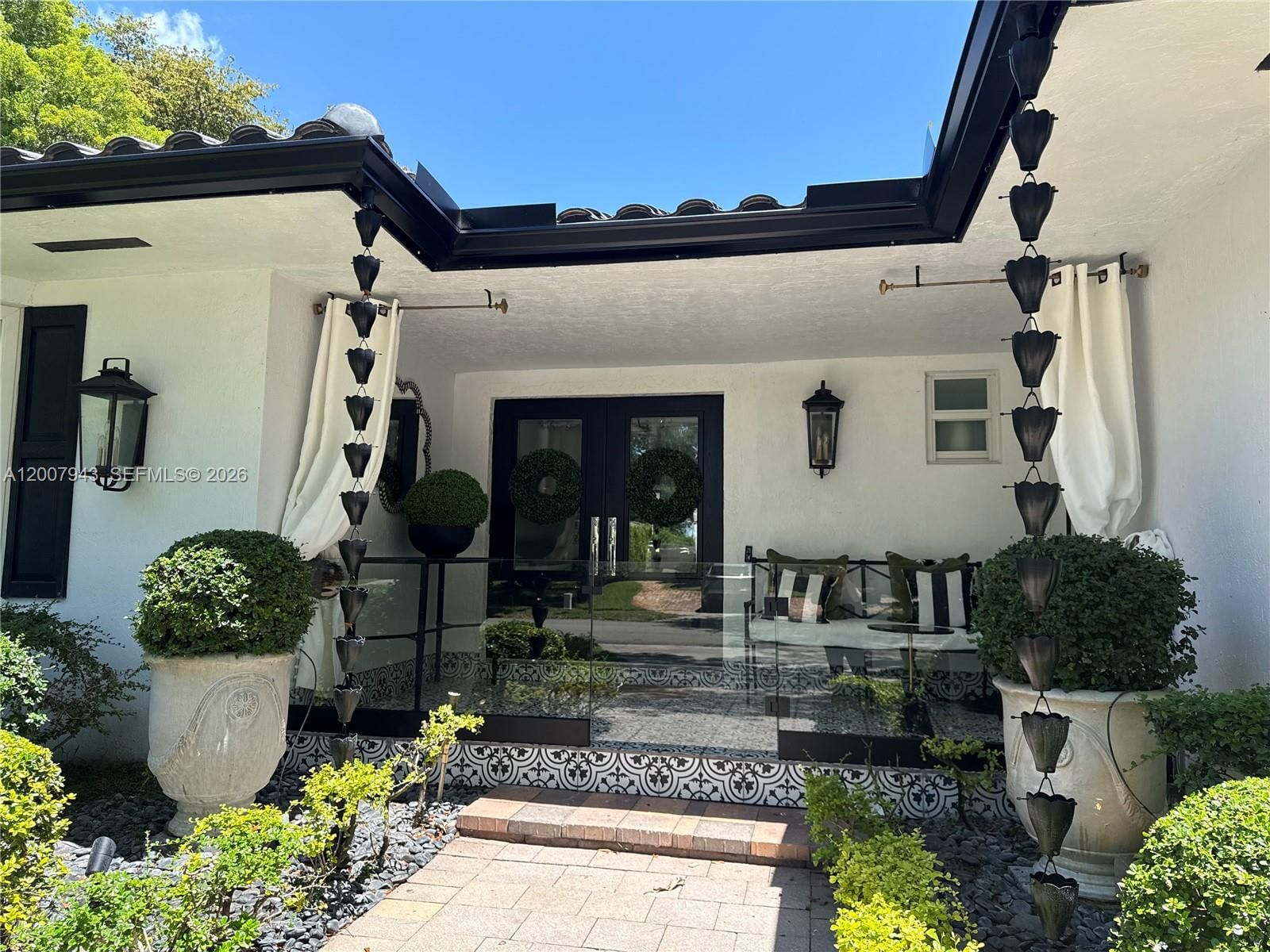 Real estate property located at 16241 Troon Cir, Miami-dade, Miami Lakes - Loch Lomond, Miami Lakes, FL