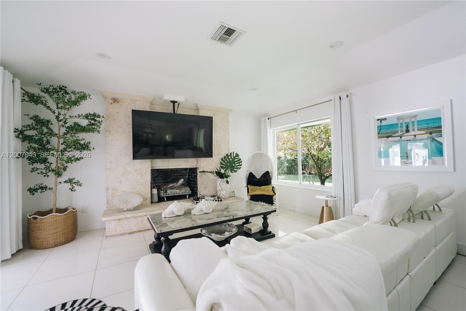 Real estate property located at 16241 Troon Cir, Miami-dade, Miami Lakes - Loch Lomond, Miami Lakes, FL