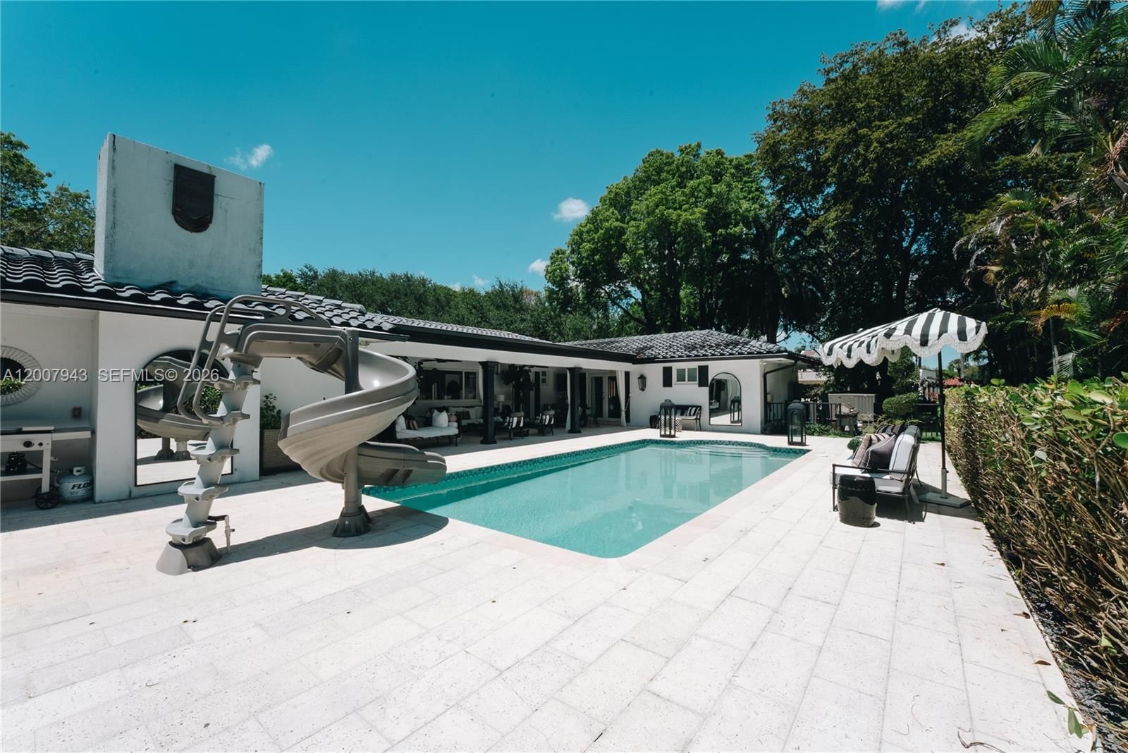 Real estate property located at 16241 Troon Cir, Miami-dade, Miami Lakes - Loch Lomond, Miami Lakes, FL