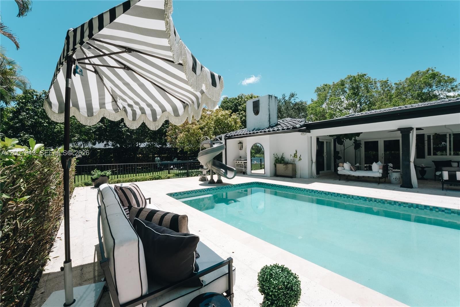 Real estate property located at 16241 Troon Cir, Miami-dade, Miami Lakes - Loch Lomond, Miami Lakes, FL