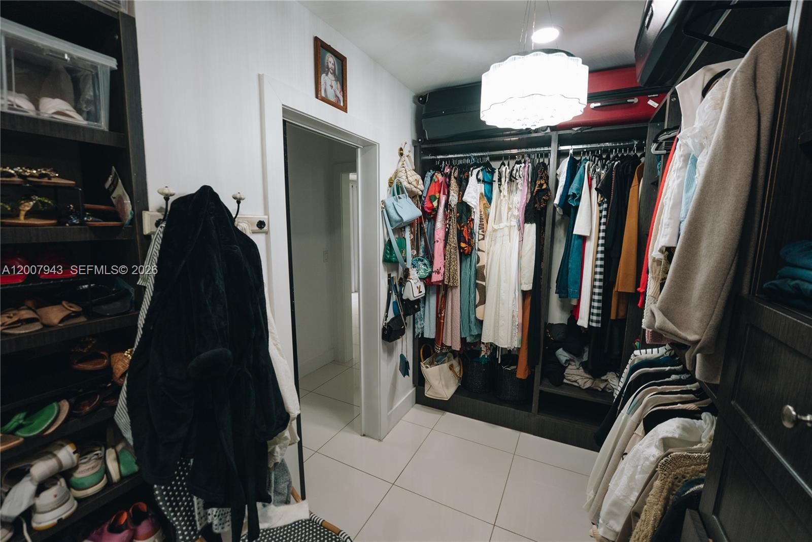 Real estate property located at 16241 Troon Cir, Miami-dade, Miami Lakes - Loch Lomond, Miami Lakes, FL