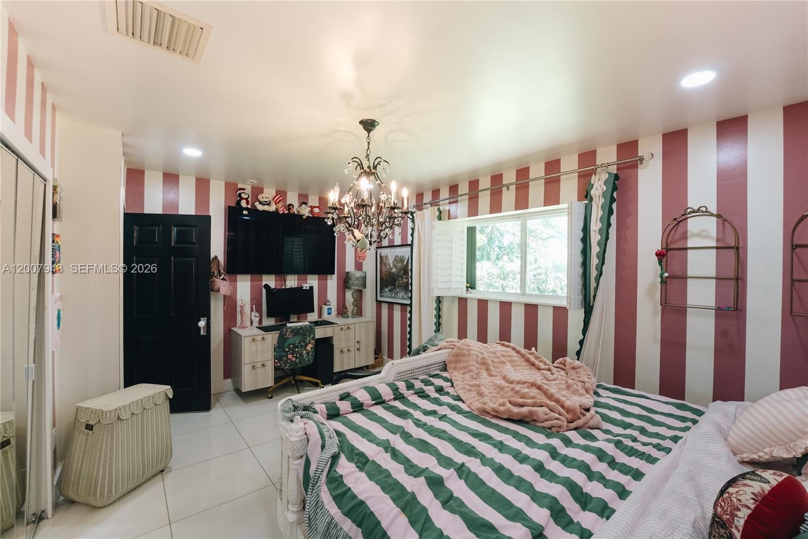 Real estate property located at 16241 Troon Cir, Miami-dade, Miami Lakes - Loch Lomond, Miami Lakes, FL