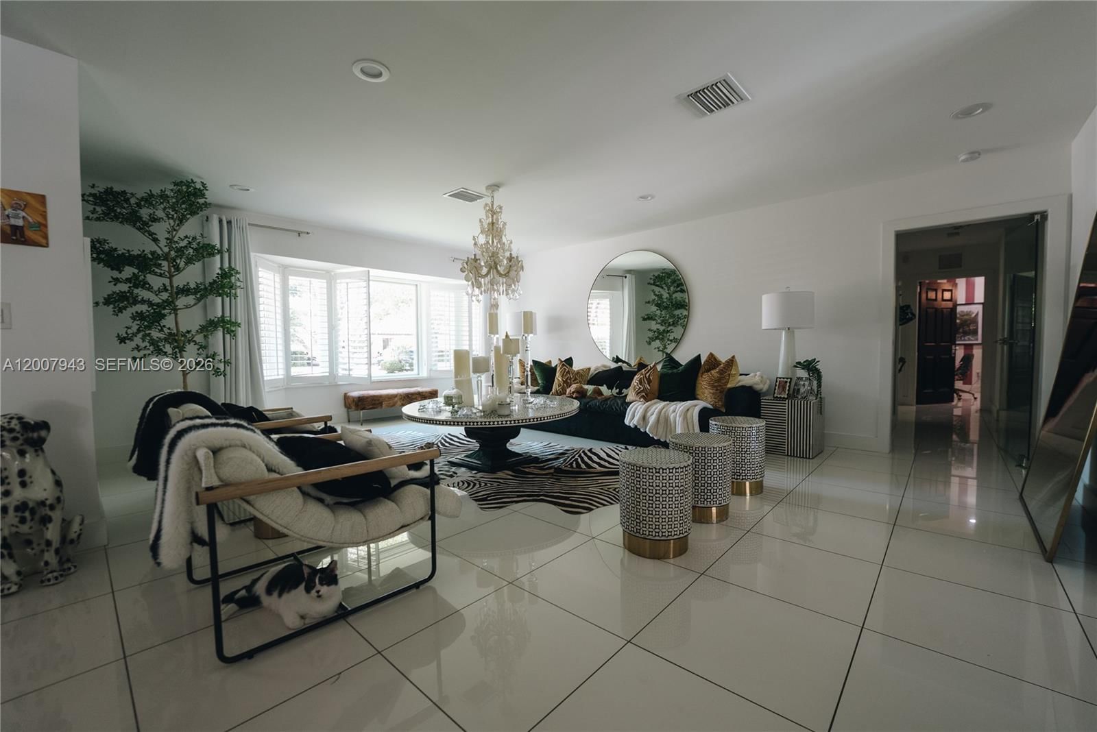 Real estate property located at 16241 Troon Cir, Miami-dade, Miami Lakes - Loch Lomond, Miami Lakes, FL