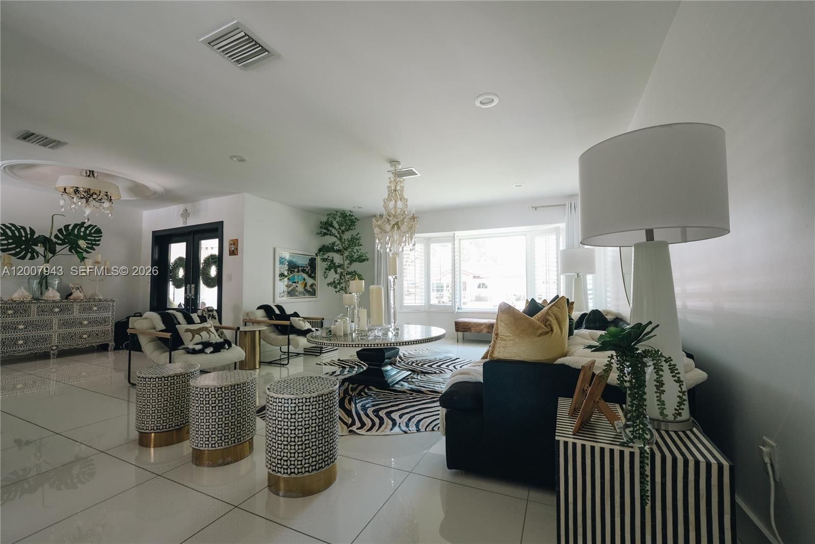 Real estate property located at 16241 Troon Cir, Miami-dade, Miami Lakes - Loch Lomond, Miami Lakes, FL