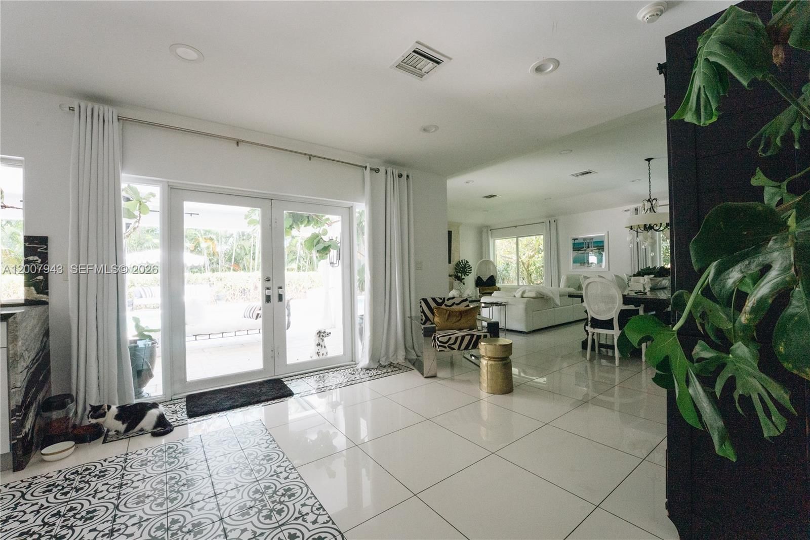 Real estate property located at 16241 Troon Cir, Miami-dade, Miami Lakes - Loch Lomond, Miami Lakes, FL