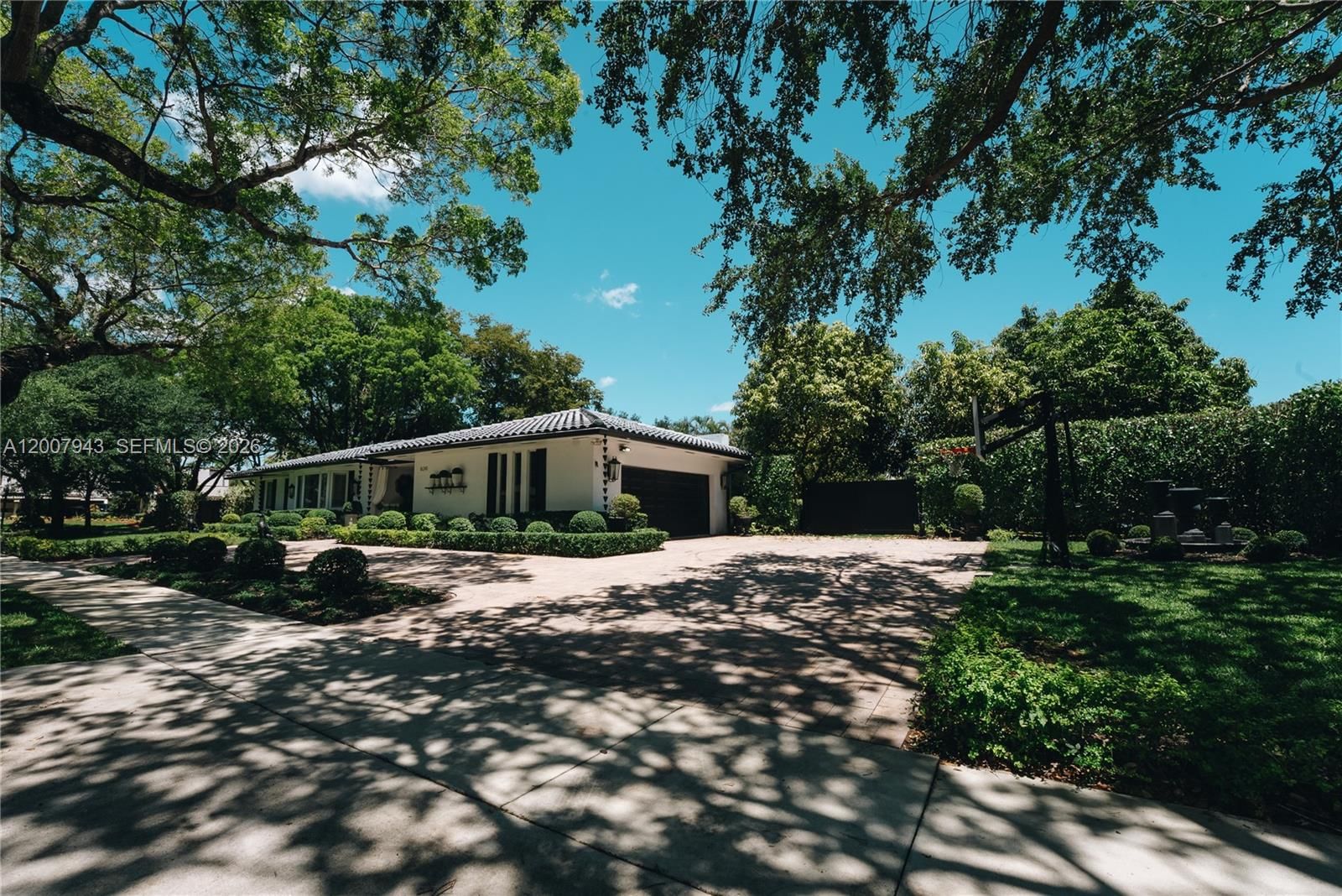 Real estate property located at 16241 Troon Cir, Miami-dade, Miami Lakes - Loch Lomond, Miami Lakes, FL