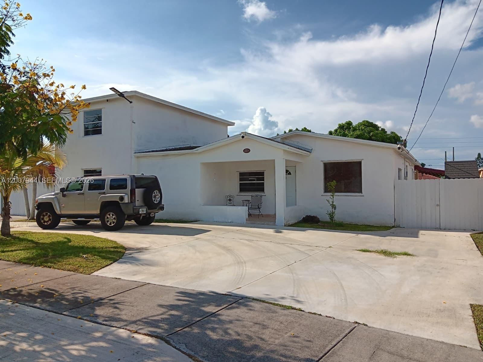 Real estate property located at 12215 217th St, Miami-dade, Flamingo Park, Miami, FL