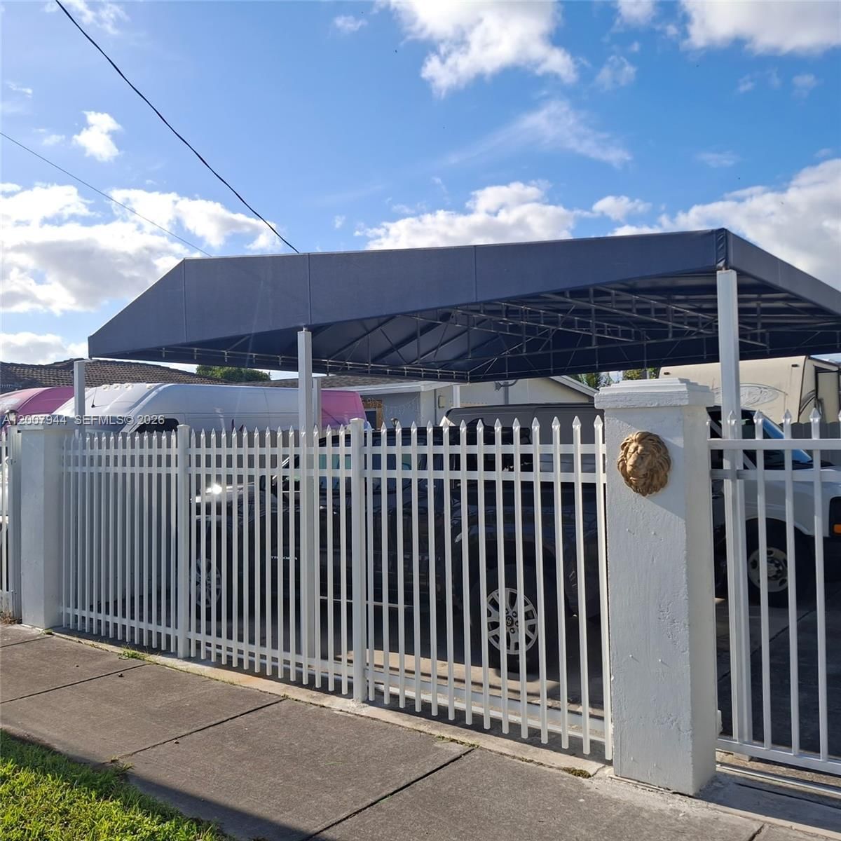 Real estate property located at 12215 217th St, Miami-dade, Flamingo Park, Miami, FL