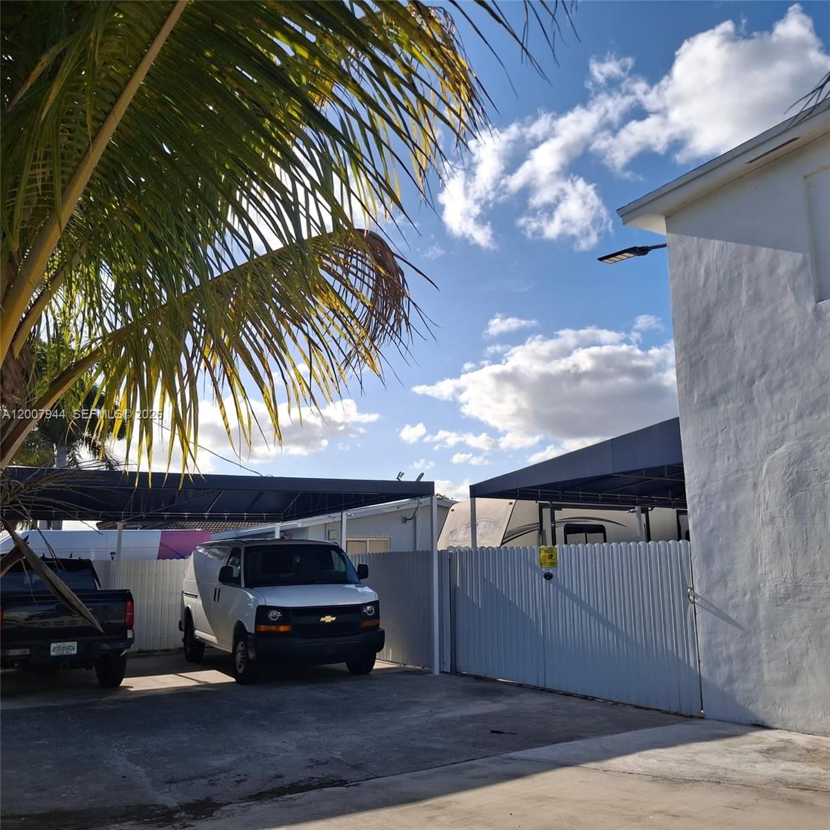 Real estate property located at 12215 217th St, Miami-dade, Flamingo Park, Miami, FL