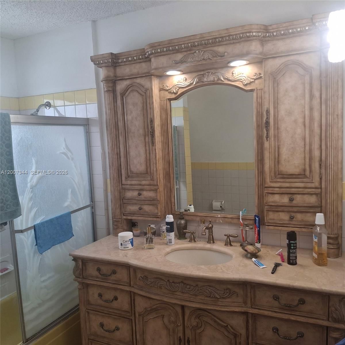 Real estate property located at 12215 217th St, Miami-dade, Flamingo Park, Miami, FL