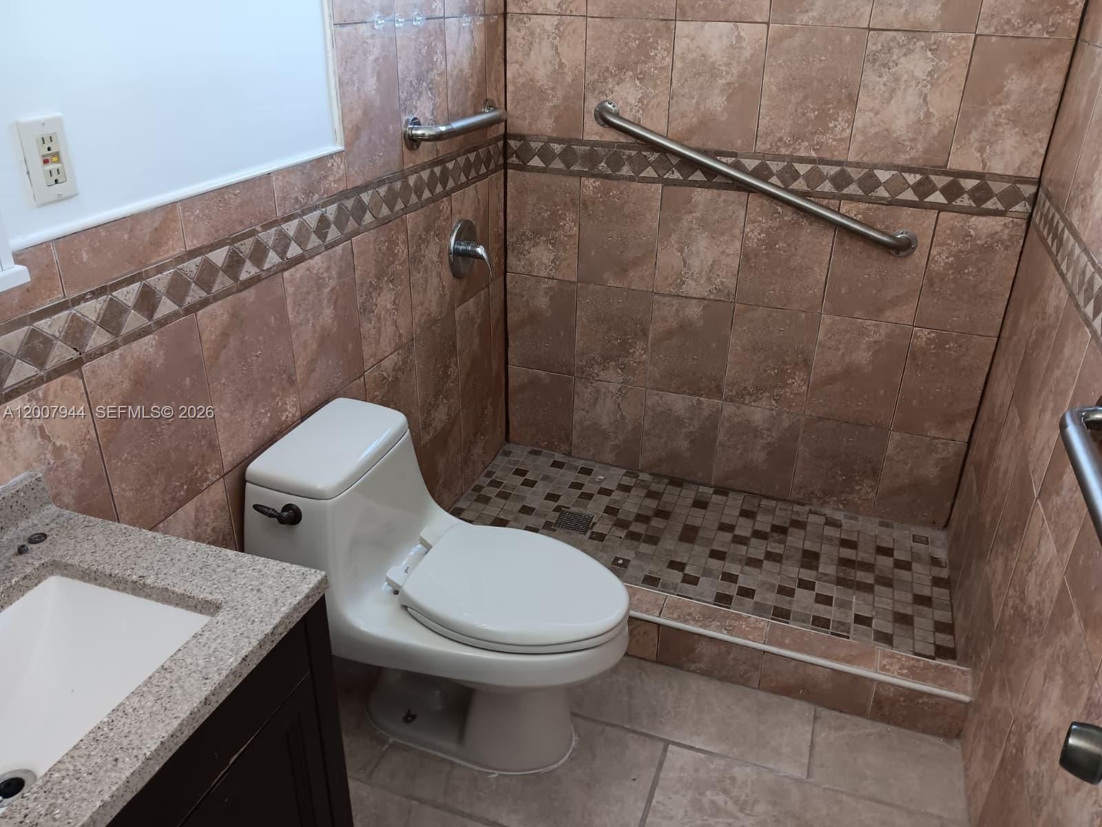 Real estate property located at 12215 217th St, Miami-dade, Flamingo Park, Miami, FL