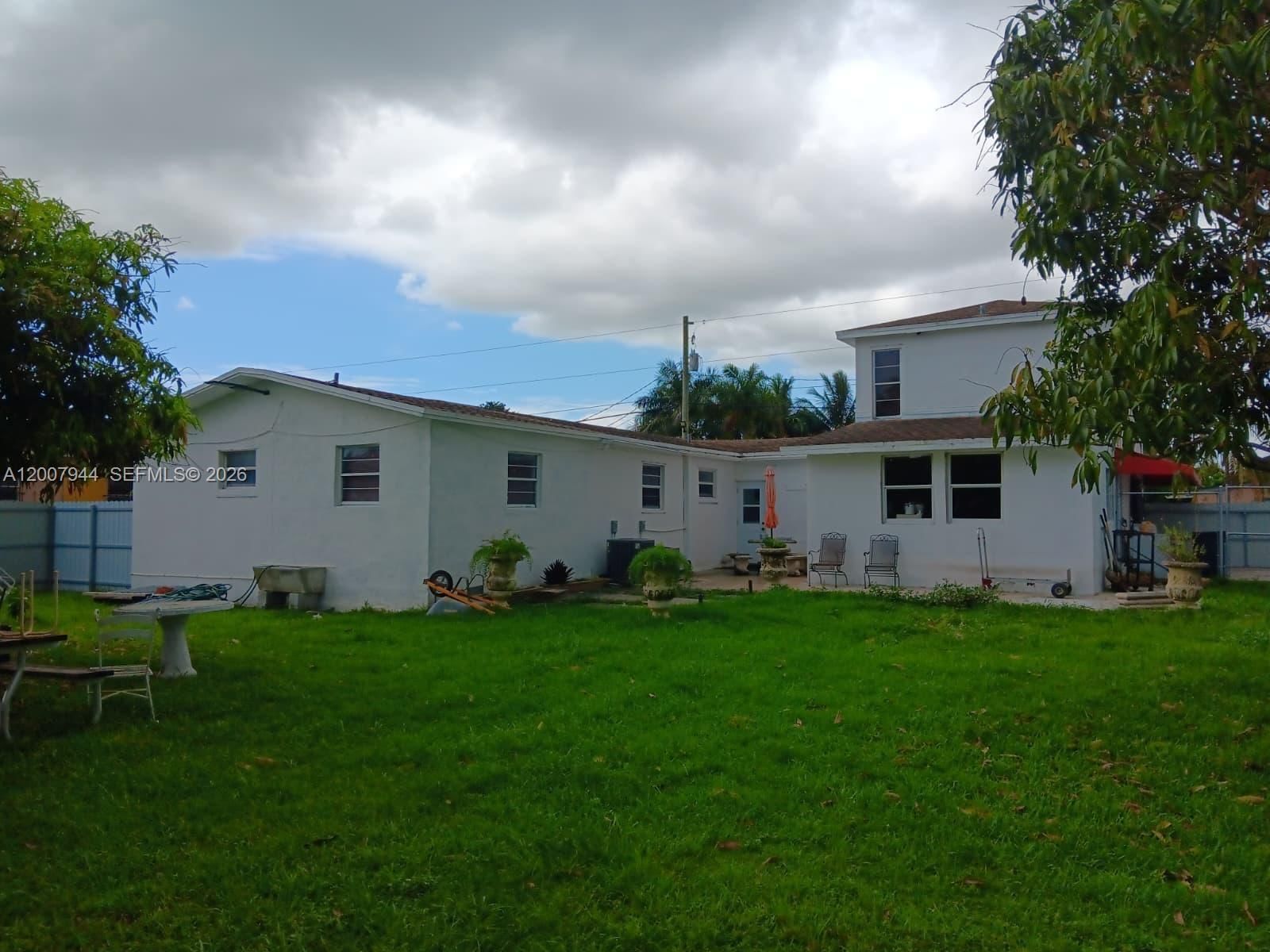 Real estate property located at 12215 217th St, Miami-dade, Flamingo Park, Miami, FL