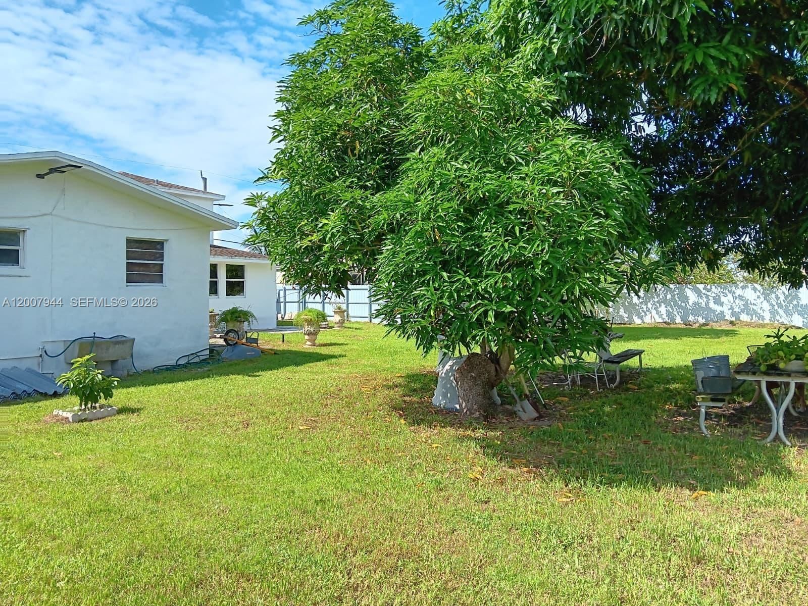 Real estate property located at 12215 217th St, Miami-dade, Flamingo Park, Miami, FL