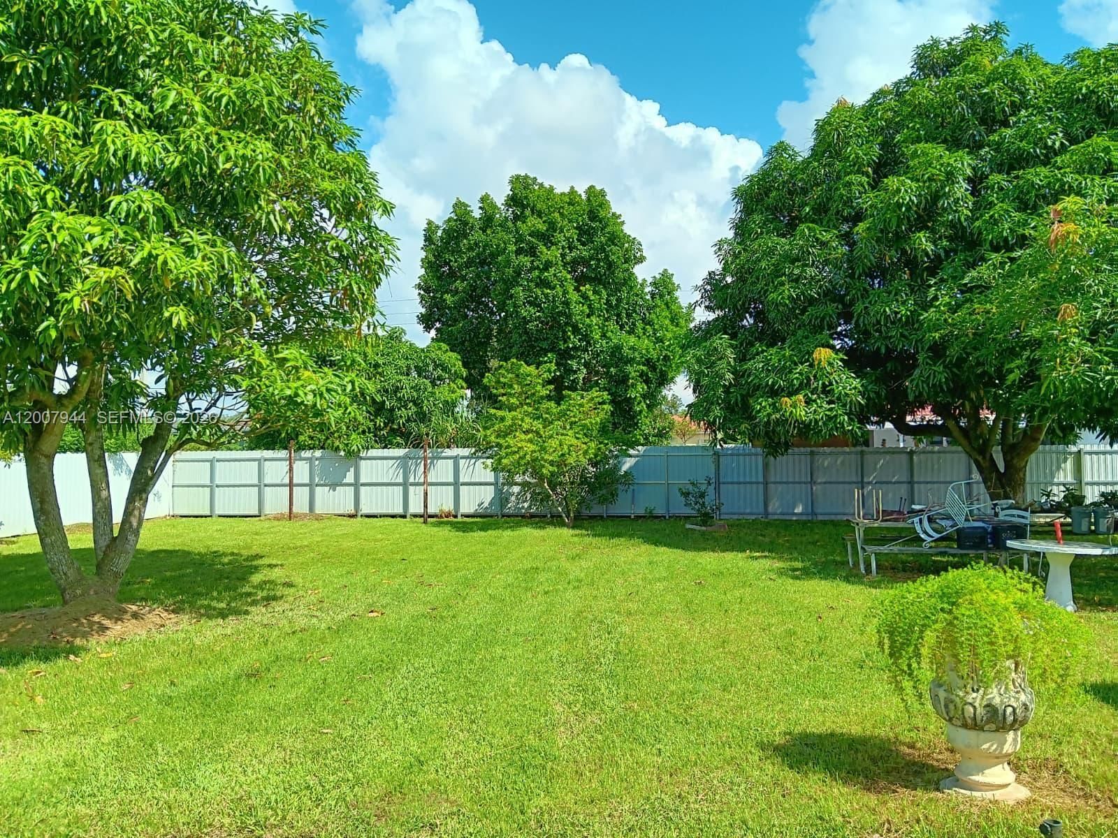 Real estate property located at 12215 217th St, Miami-dade, Flamingo Park, Miami, FL