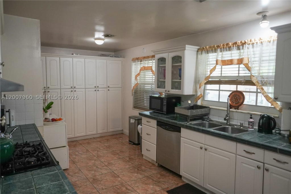 Real estate property located at 11311 164th Ter, Miami-dade, Lazarus On Richmond, Miami, FL