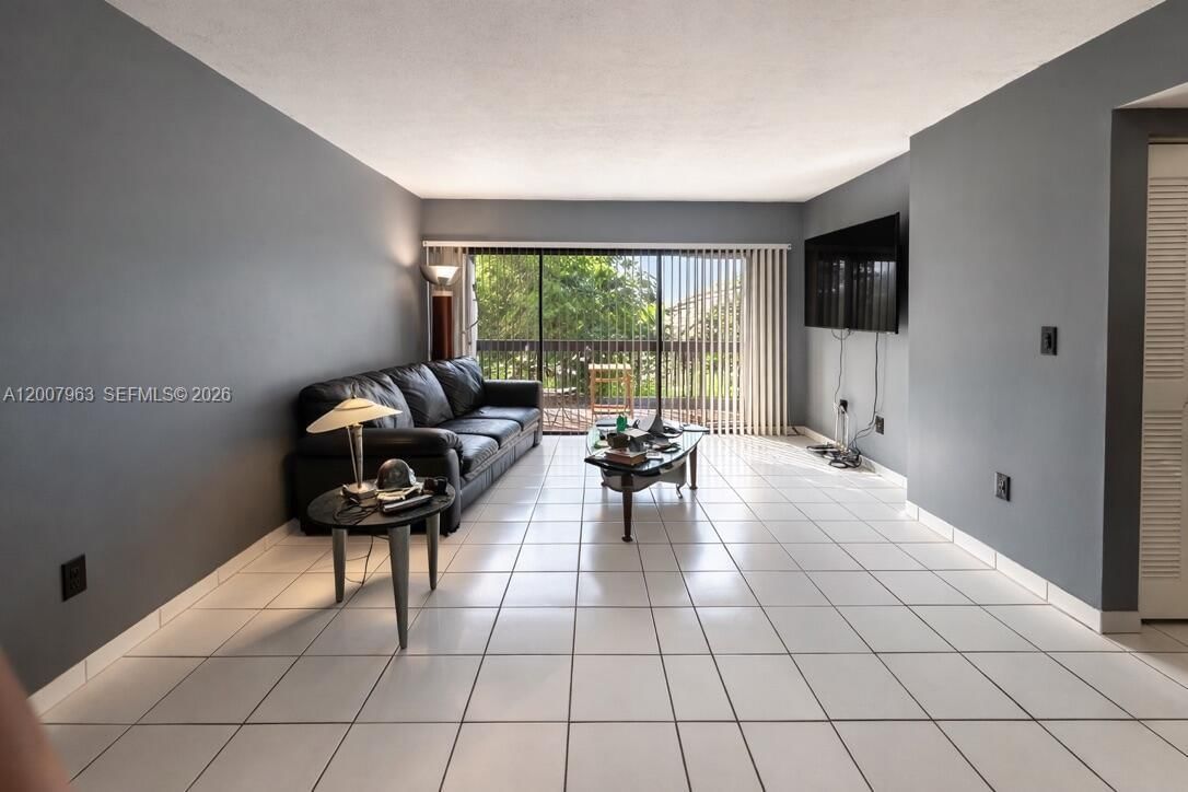 Real estate property located at 13870 62nd St #208, Miami-dade, Villa Grande Condo, Miami, FL