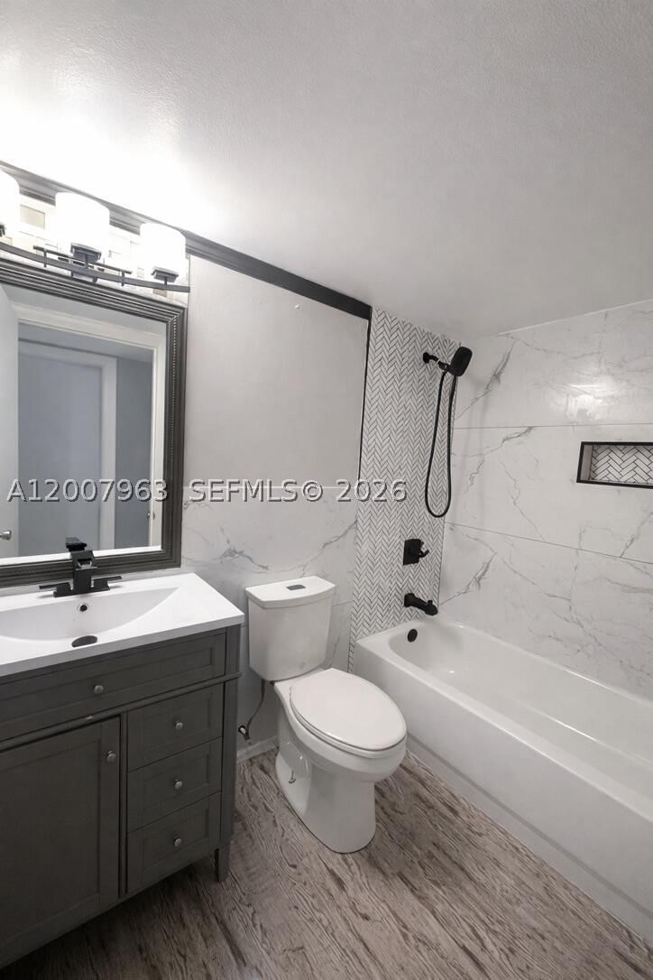 Real estate property located at 13870 62nd St #208, Miami-dade, Villa Grande Condo, Miami, FL