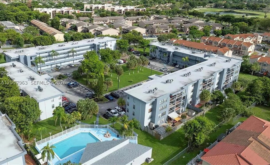 Real estate property located at 13870 62nd St #208, Miami-dade, Villa Grande Condo, Miami, FL