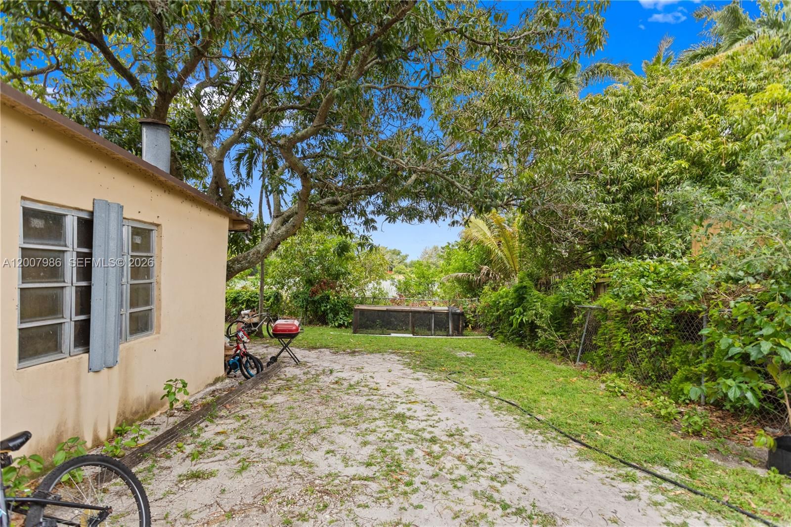 Real estate property located at 10920 12th Ct, Miami-dade, Silver Blue Lake Estates, Miami, FL