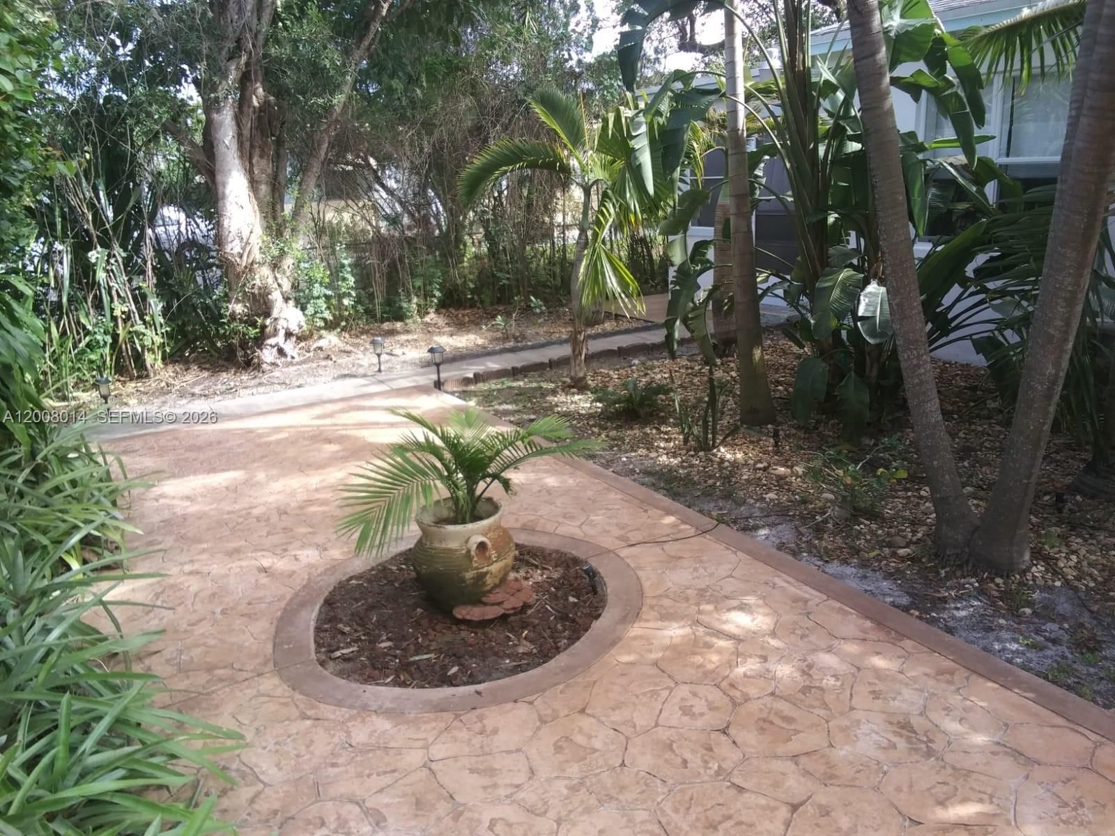 Real estate property located at 1220 128th St, Miami-dade, Hampshire Heath, North Miami, FL