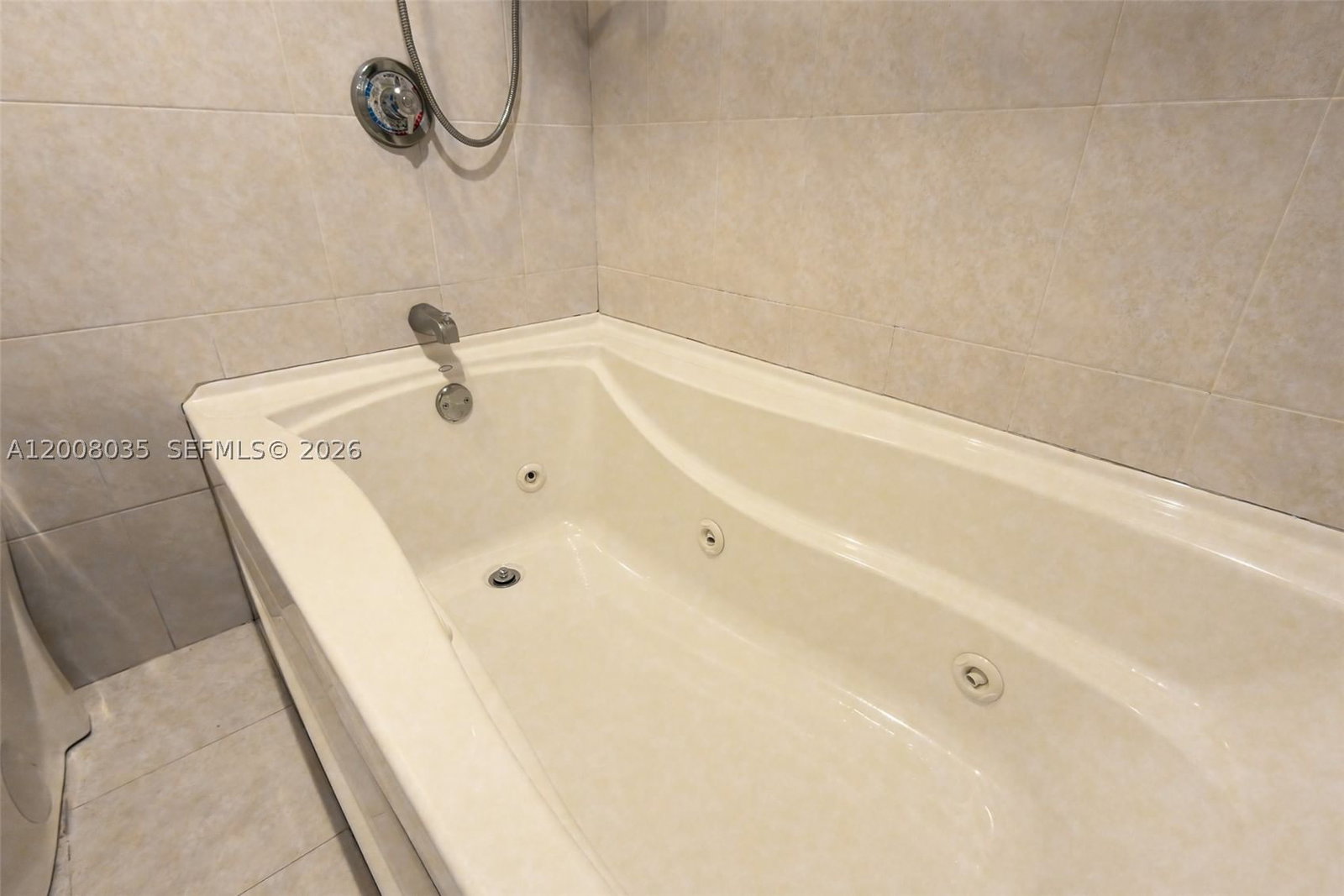 Real estate property located at 2000 Ocean Blvd #12A, Broward, Royal Coast Condo, Lauderdale By The Sea, FL