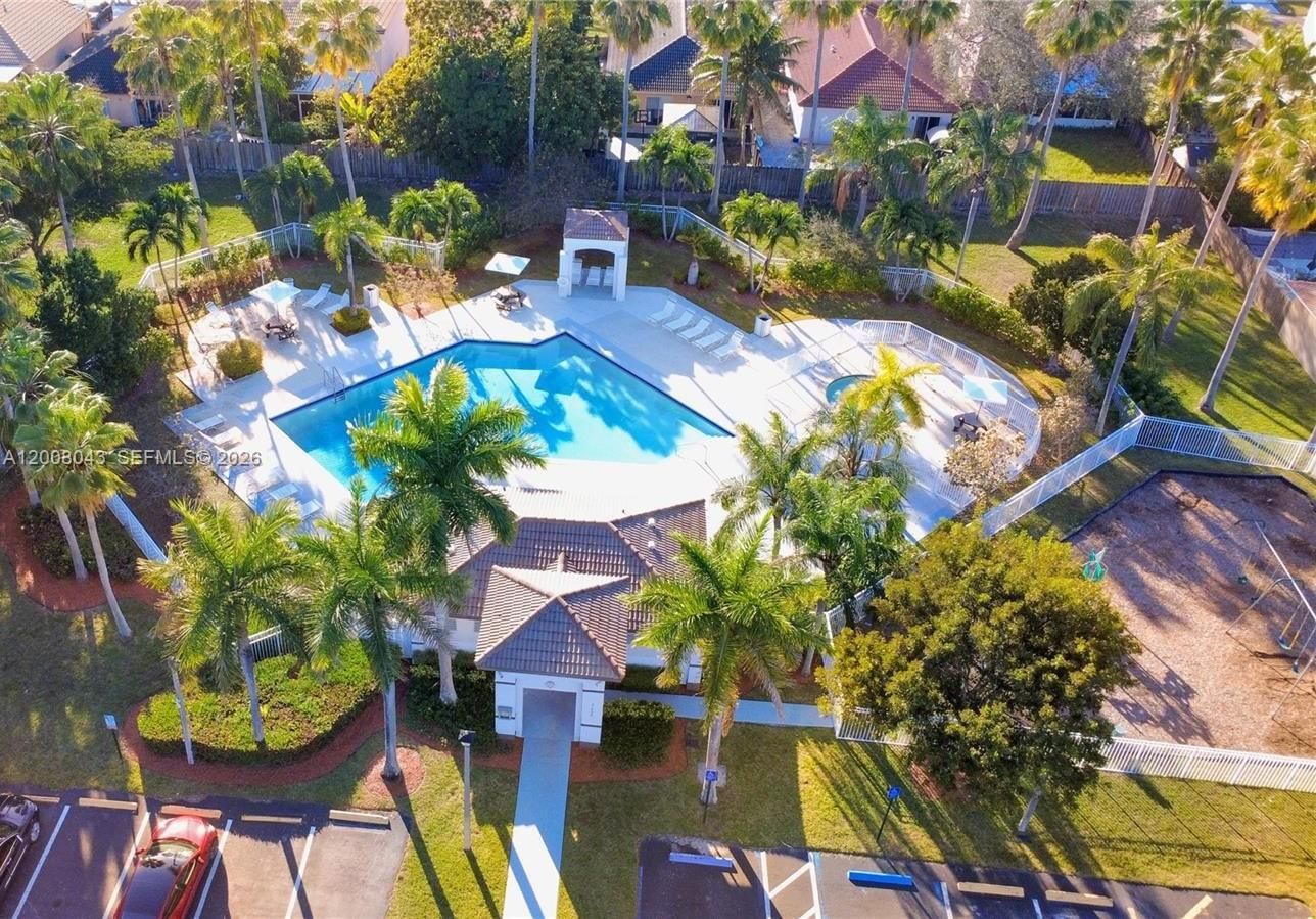 Real estate property located at 21525 87th Ct, Miami-dade, Lakes By The Bay Sec 9 Am, Cutler Bay, FL