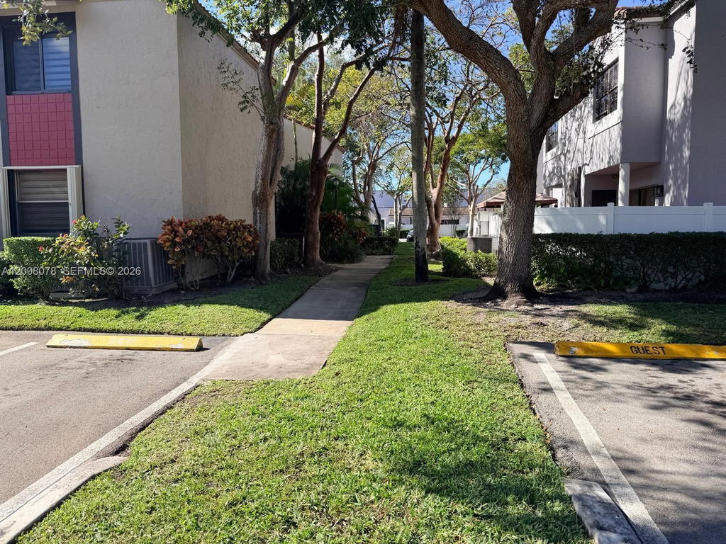Real estate property located at 11509 10th St #11509, Broward, Pierpointe One Condo I, Pembroke Pines, FL