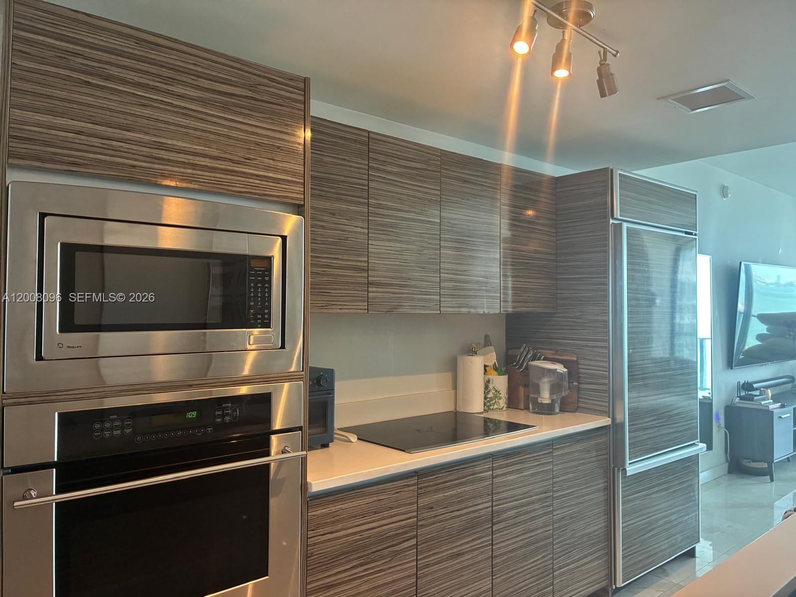 Real estate property located at 460 28th St #902, Miami-dade, Icon Bay Condo, Miami, FL