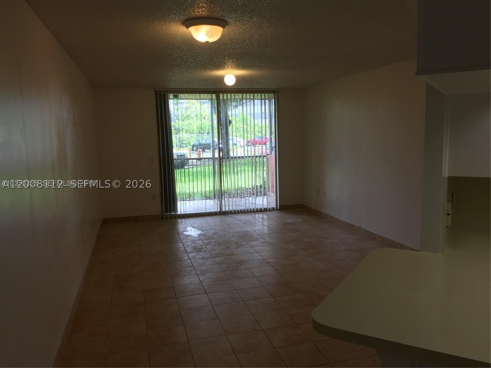 Real estate property located at 8363 Lake Dr #102, Miami-dade, Las Vistas At Doral Condo, Doral, FL