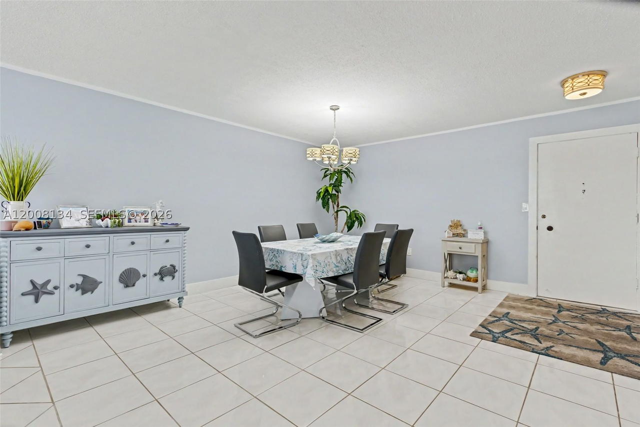 Real estate property located at 1601 Ocean Dr #305, Broward, Cambridge Towers Condo, Hollywood, FL