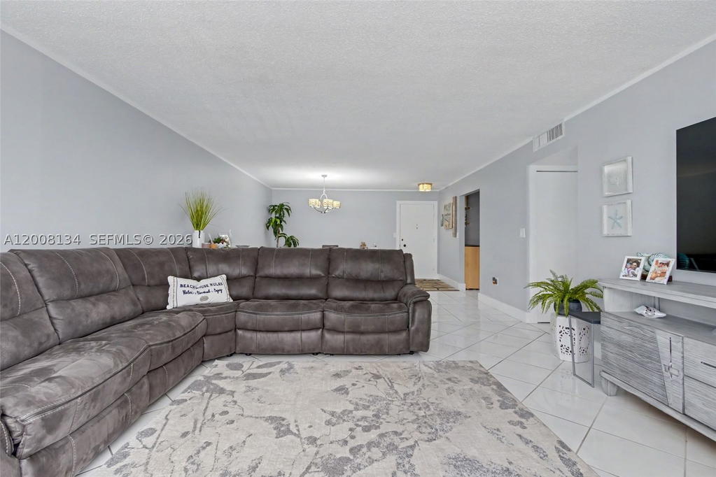 Real estate property located at 1601 Ocean Dr #305, Broward, Cambridge Towers Condo, Hollywood, FL