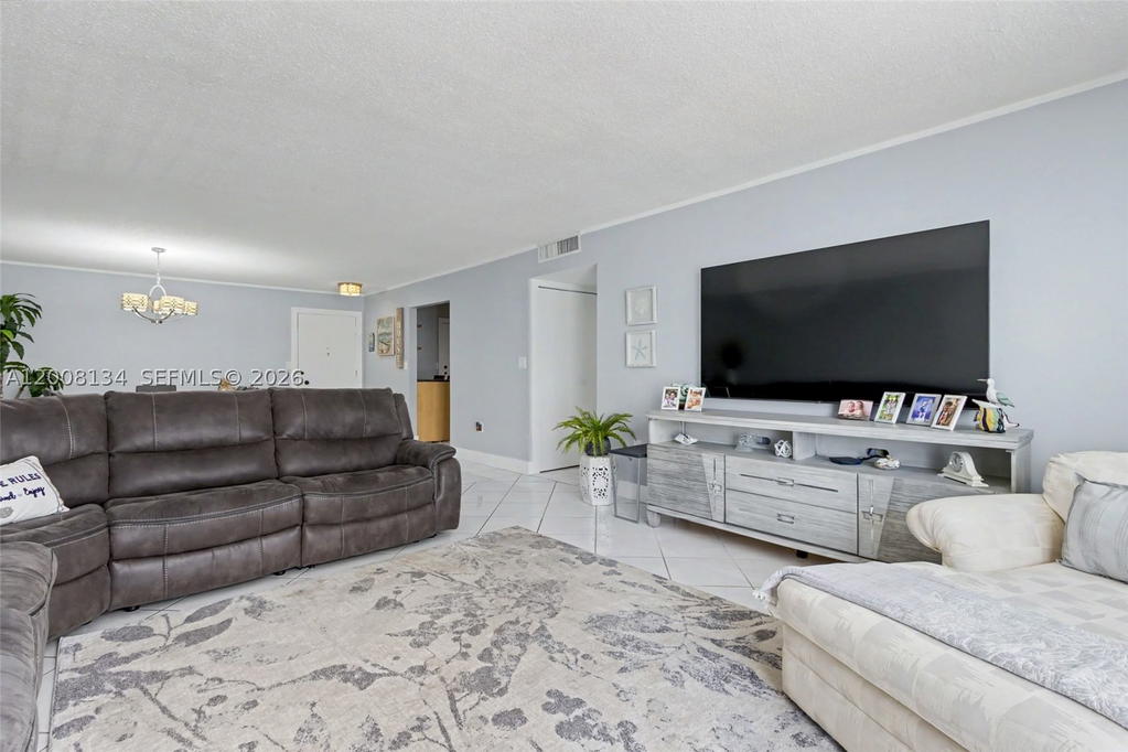 Real estate property located at 1601 Ocean Dr #305, Broward, Cambridge Towers Condo, Hollywood, FL
