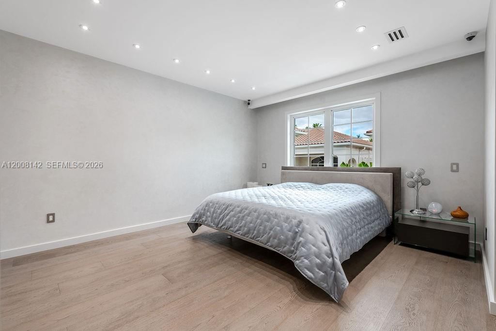 Real estate property located at 3949 194th Ln, Miami-dade, Golden Gate Estates & Mar, Sunny Isles Beach, FL