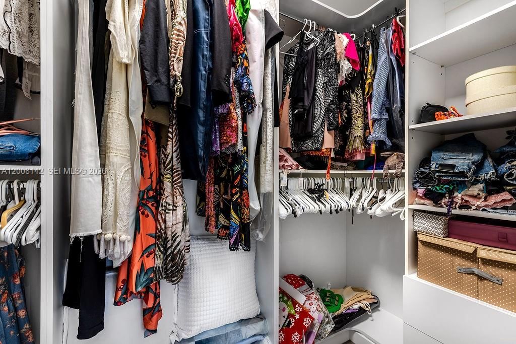 Real estate property located at 3949 194th Ln, Miami-dade, Golden Gate Estates & Mar, Sunny Isles Beach, FL