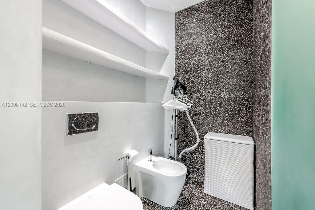 Real estate property located at 3949 194th Ln, Miami-dade, Golden Gate Estates & Mar, Sunny Isles Beach, FL