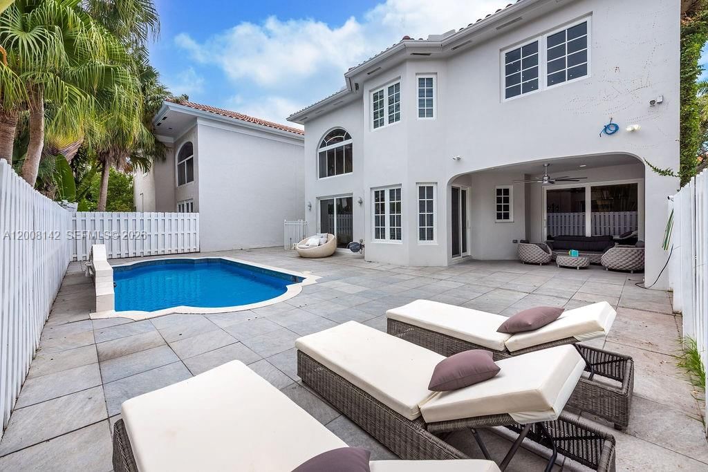 Real estate property located at 3949 194th Ln, Miami-dade, Golden Gate Estates & Mar, Sunny Isles Beach, FL