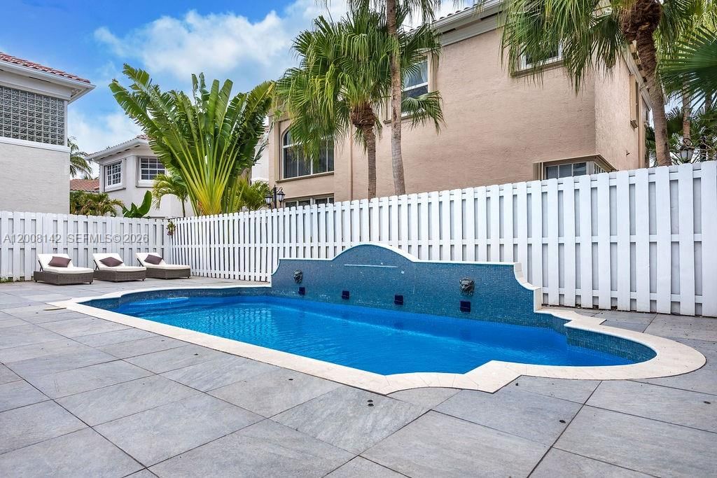 Real estate property located at 3949 194th Ln, Miami-dade, Golden Gate Estates & Mar, Sunny Isles Beach, FL