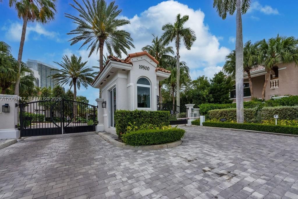 Real estate property located at 3949 194th Ln, Miami-dade, Golden Gate Estates & Mar, Sunny Isles Beach, FL