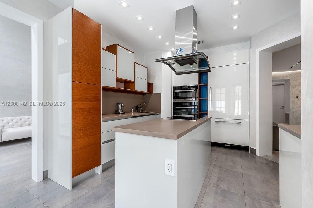 Real estate property located at 3949 194th Ln, Miami-dade, Golden Gate Estates & Mar, Sunny Isles Beach, FL