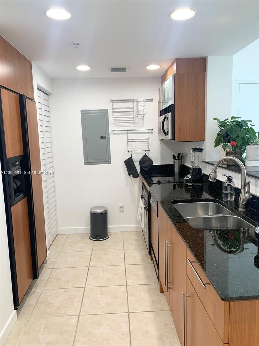 Real estate property located at 335 Biscayne Blvd #1106, Miami-dade, One Miami East Condo, Miami, FL