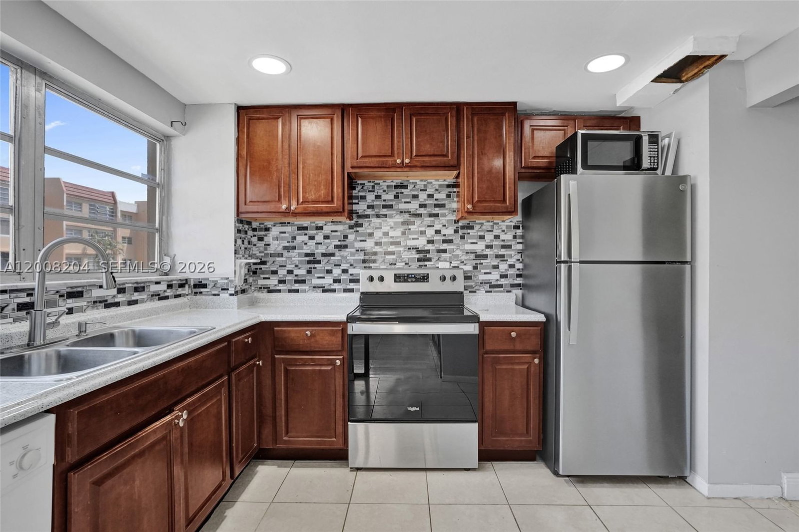 Real estate property located at 2201 41st Ave #208, Broward, Cypress Tree Condo Bldg 1, Lauderhill, FL