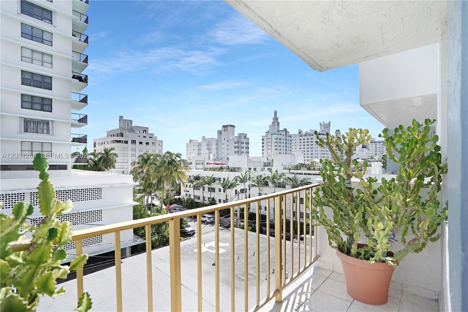 Real estate property located at 245 18th St #605, Miami-dade, James Central Towers Cond, Miami Beach, FL