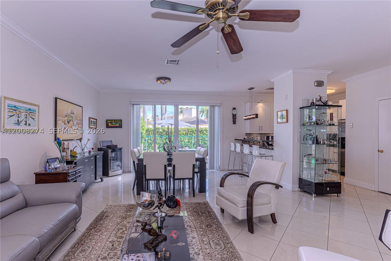 Real estate property located at 15123 8th St, Broward, Towngate, Pembroke Pines, FL