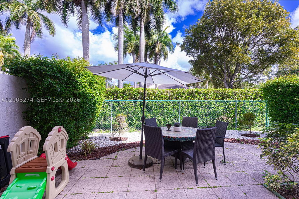 Real estate property located at 15123 8th St, Broward, Towngate, Pembroke Pines, FL