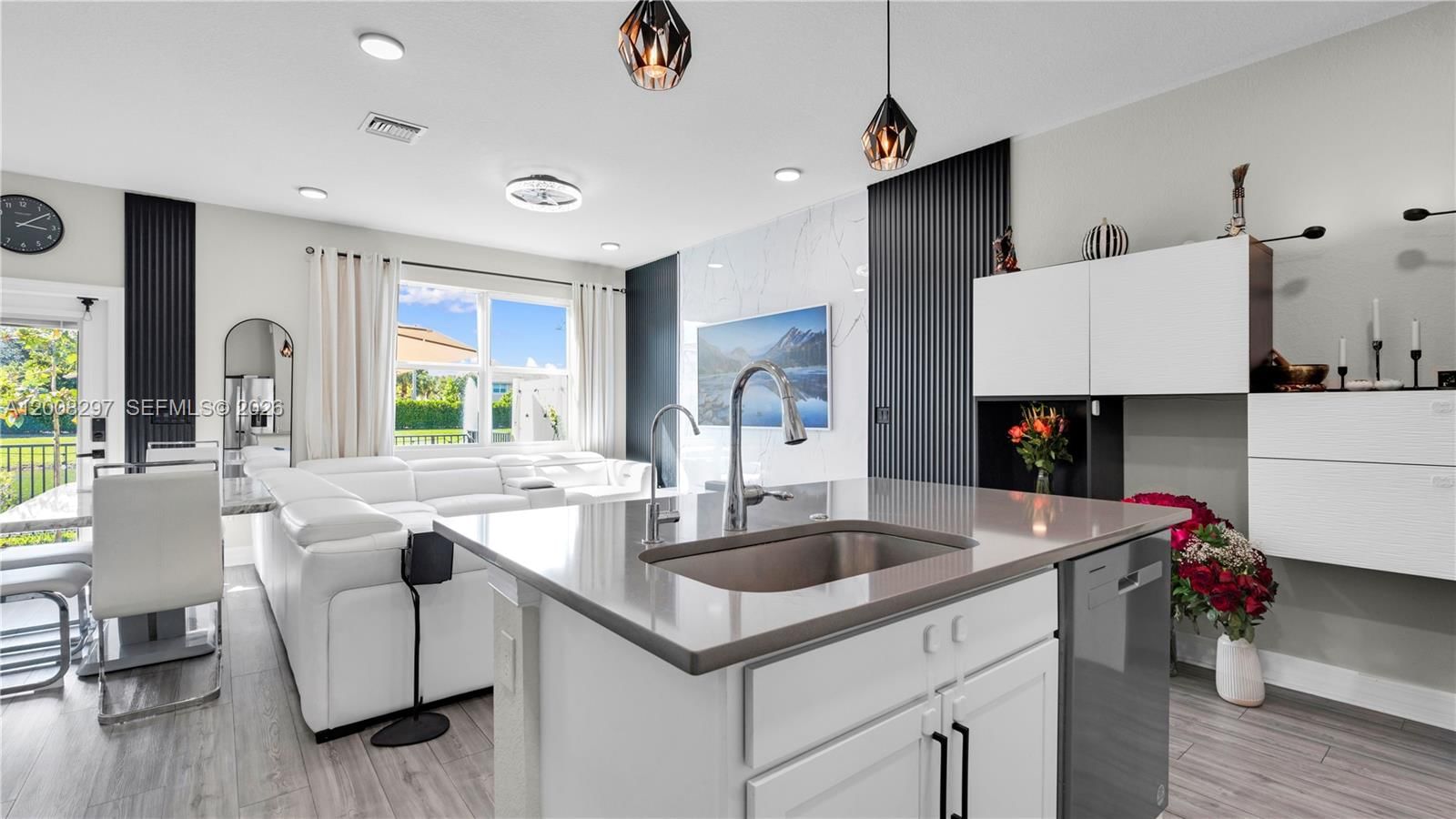 Real estate property located at 2913 Olivia Ave, Broward, Somerset Plaza, Lauderdale Lakes, FL