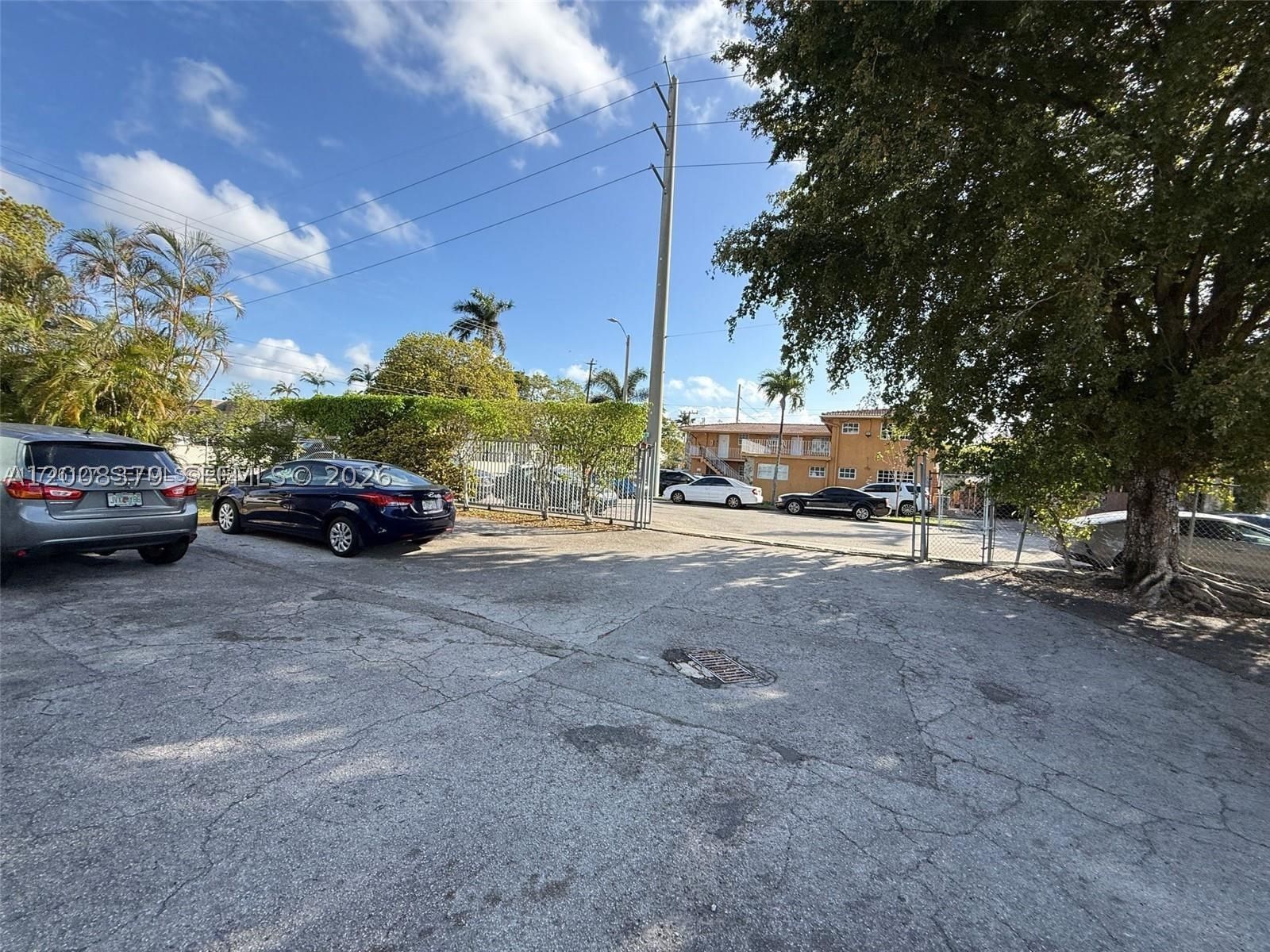 Real estate property located at 4370 11th St #206, Miami-dade, Las Palmas Condo, Miami, FL