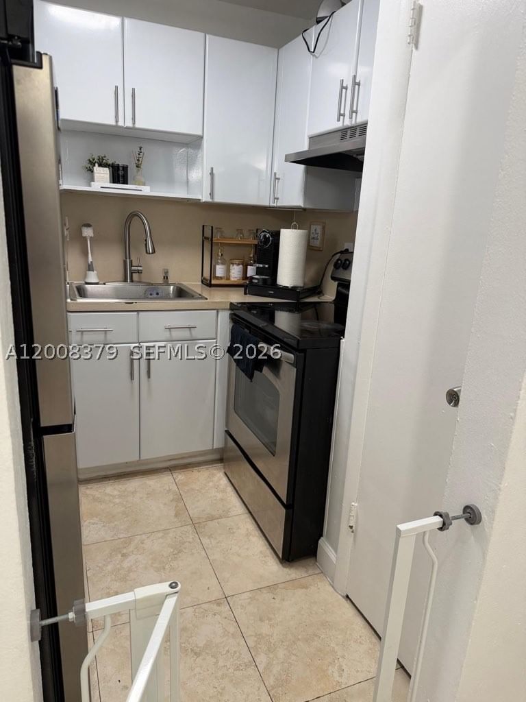 Real estate property located at 4370 11th St #206, Miami-dade, Las Palmas Condo, Miami, FL