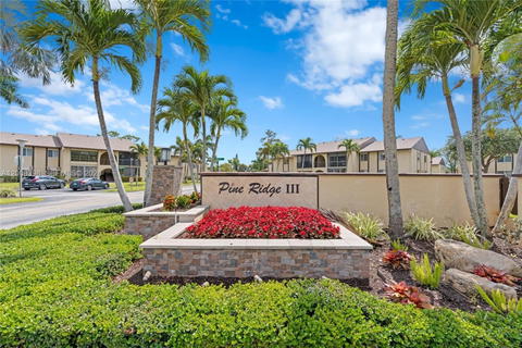 Real estate property located at 325 Pine Ridge Cir D-1, Palm Beach, Pine Ridge Iii Condo, Green Acres, FL