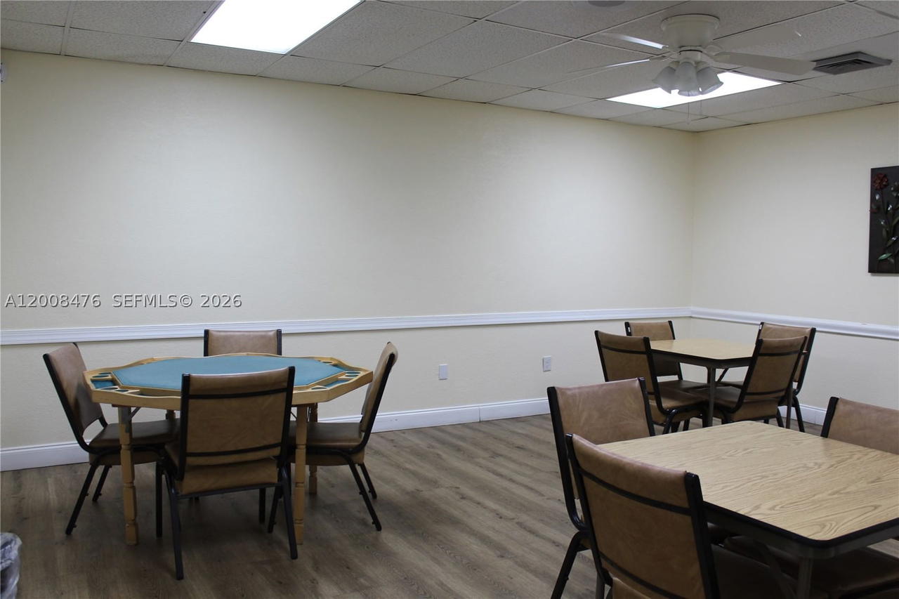 Real estate property located at 9480 Sunrise Lakes Blvd #204, Broward, Sunrise Lakes 133 Condo, Sunrise, FL